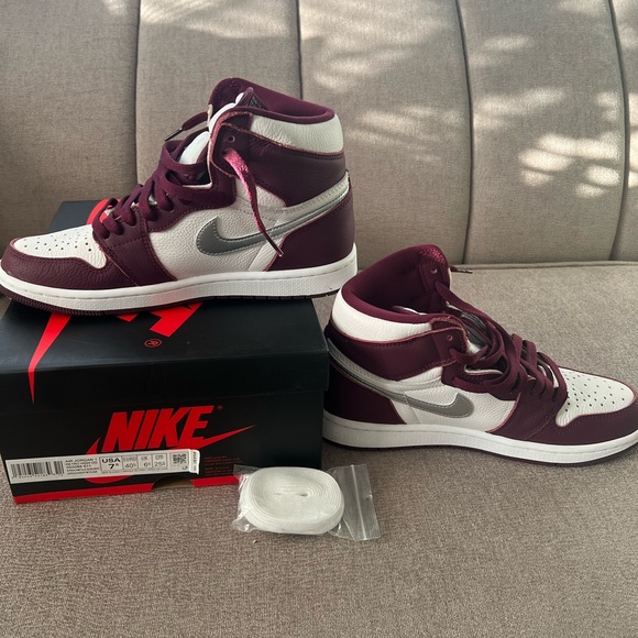 Air Jordan 1 retro OG size 7.5 men. - Picture 4 of 4